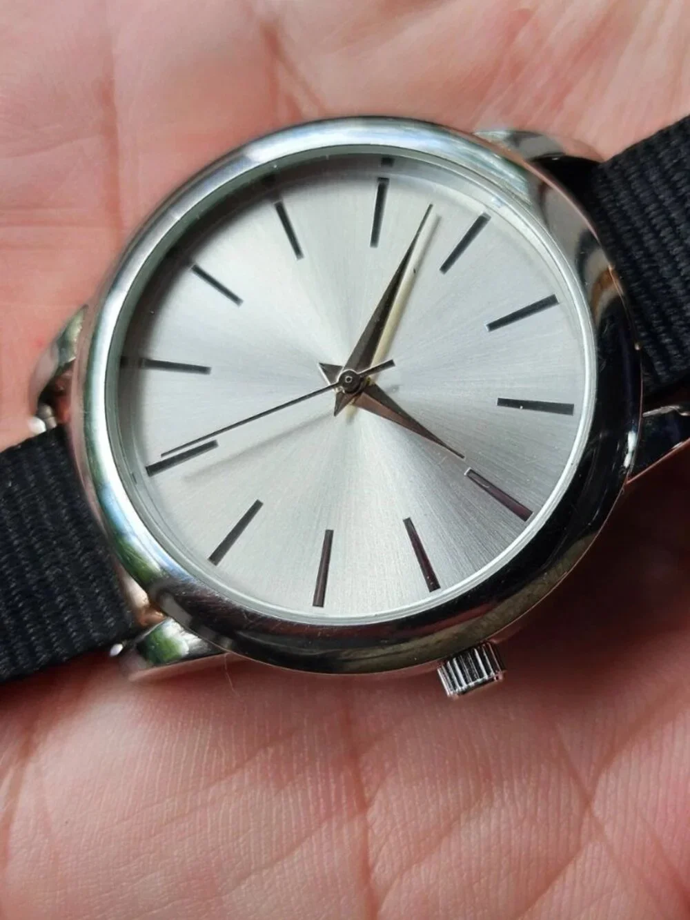 Fashion Wristwatch Unisex Black Canvas Strap Quartz Analog Wrist Watch